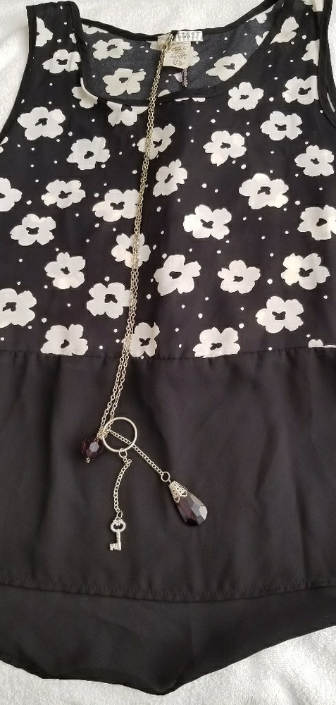 Sleeveless blouse
